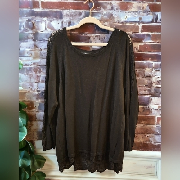 TORRID black knit and lace sweater - Picture 1 of 9
